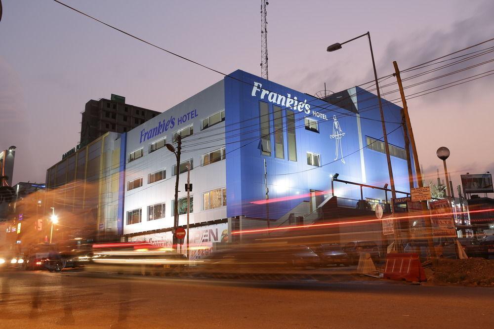 Frankie'S Foods And Rooms Accra Exterior photo