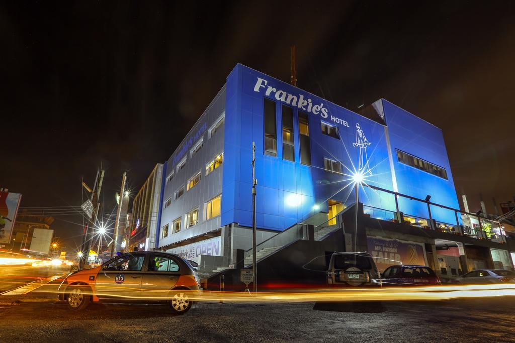 Frankie'S Foods And Rooms Accra Exterior photo